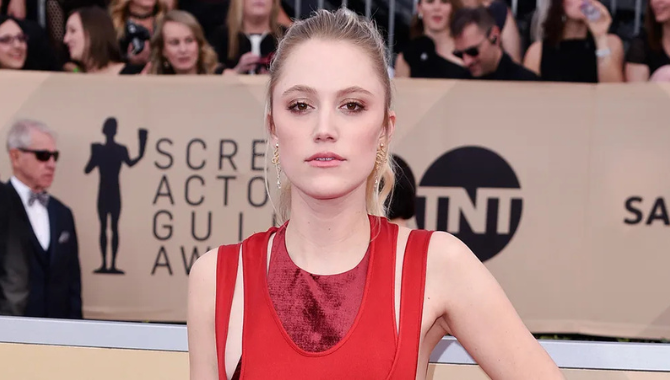 Maika Monroe Net Worth