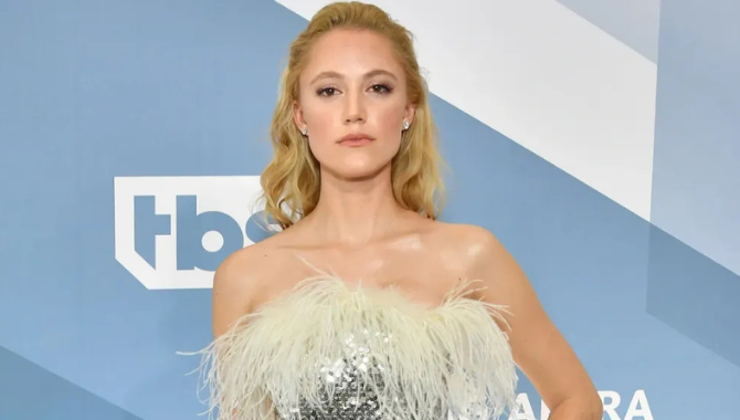 Maika Monroe Net Worth